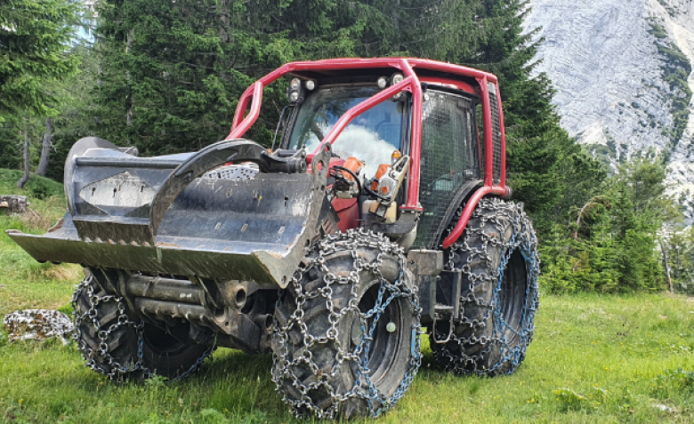 Trattore forestale Valtra